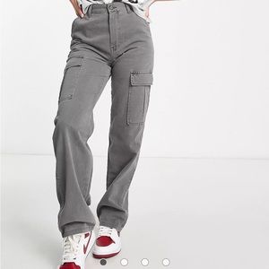 Stradivarius straight leg cargo pants in charcoal grey/gray